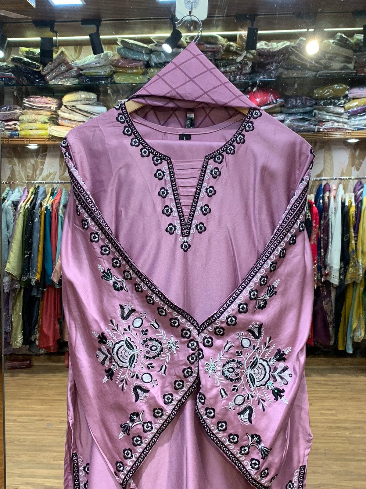 Dusty Pink Embroidered Lawn 3-Piece Suit