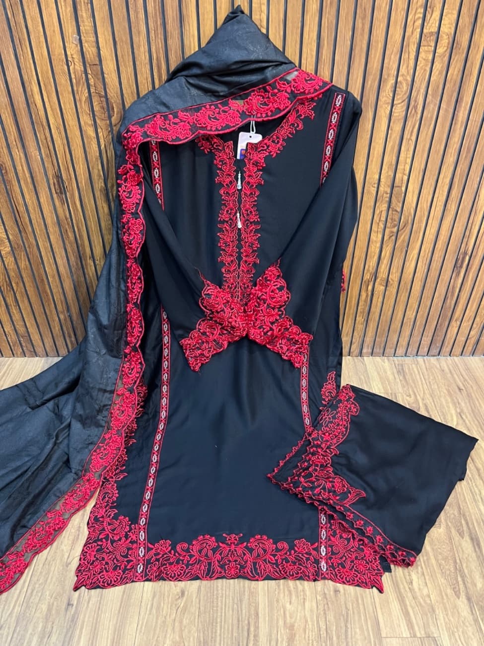 Black ted embroidery combination that gives it a rich and elegant designer look